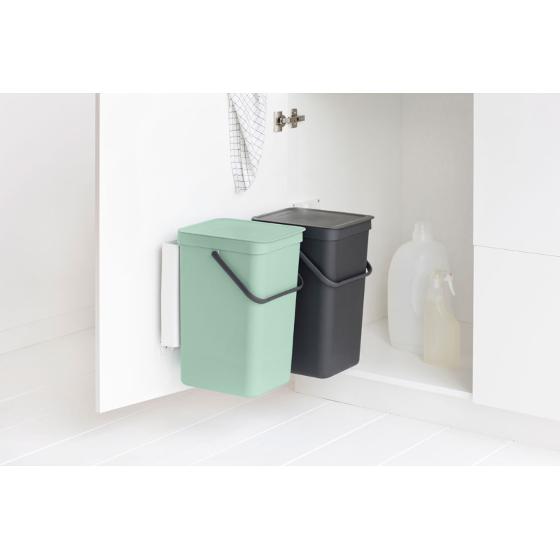 Cette poubelle 2 bacs avec anses de 16 litres chacun avec ouverture  automatique -Tout pour un espace cuisine …